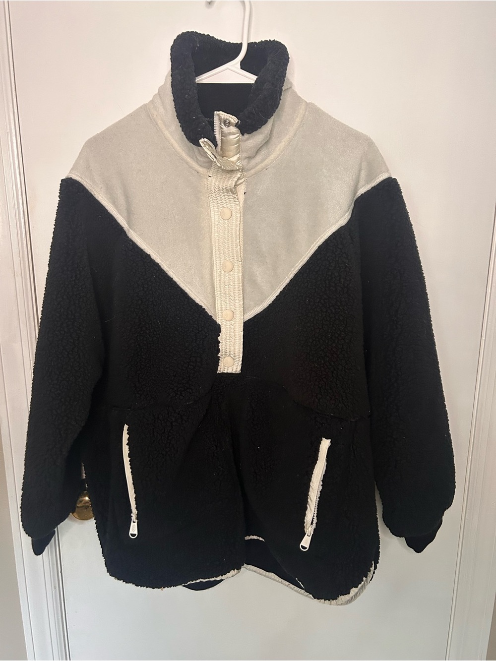 FP MOVEMENT BLACK AND WHITE FALL TO RISE FLEECE QUARTER SNAP PULLOVER SZ XS
